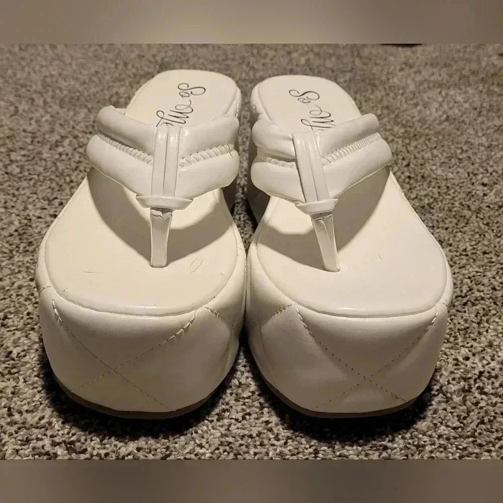 So Me White Platform Quilted Platform Thong Sandals Womens Size 8.5 - Picture 6 of 7